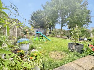 Cartlodge Avenue- click for photo gallery